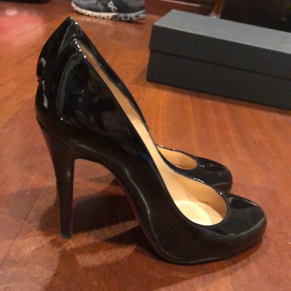 Christian louboutin black patent pumps 37.5